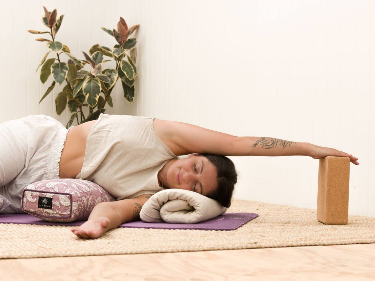 45 min Yin Yoga for Sleep - Beginner Beddtime Yin Yoga - YouTube