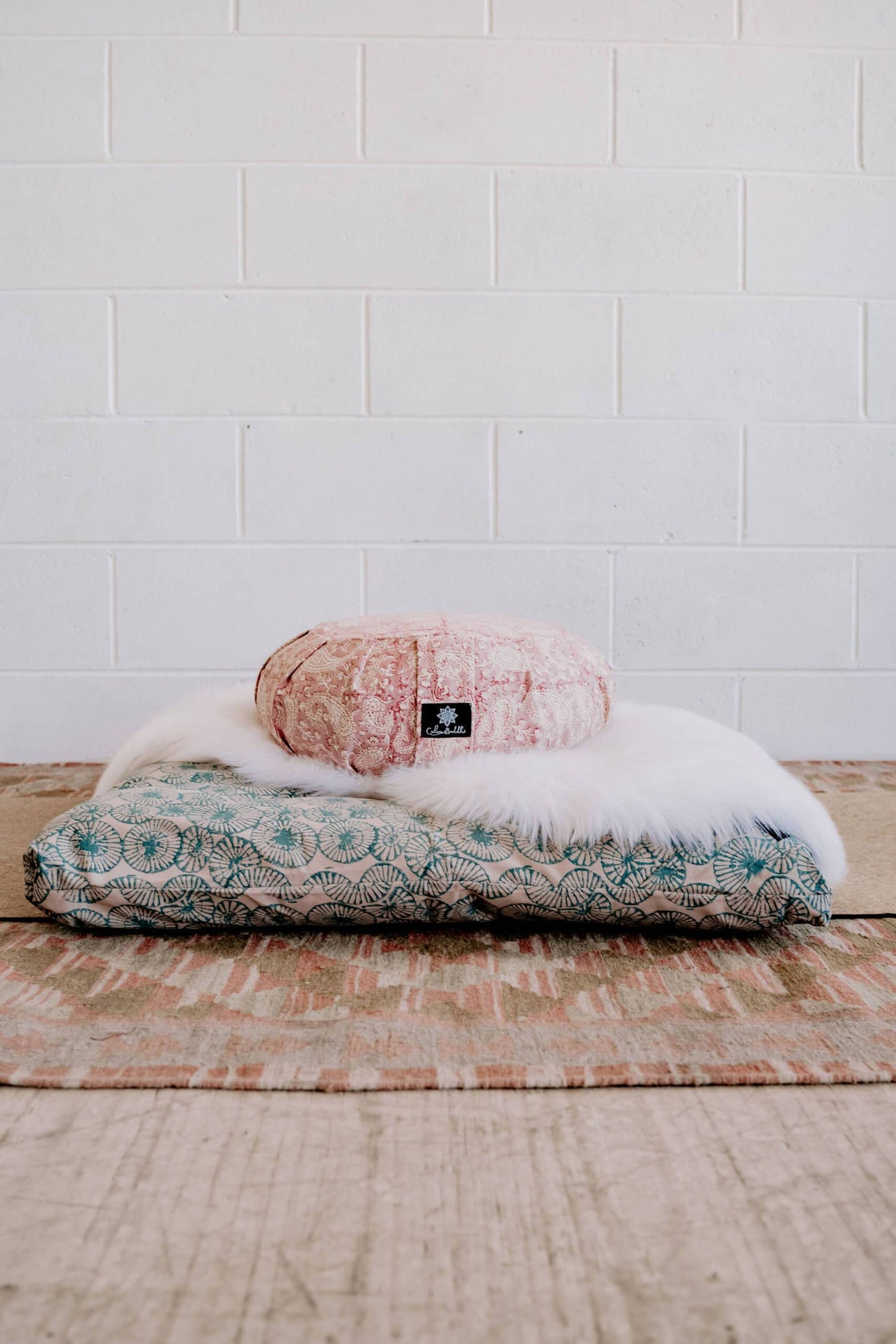 Faux Sheep Skin Meditation Rug - White-Meditation-Faux Sheep Skins-